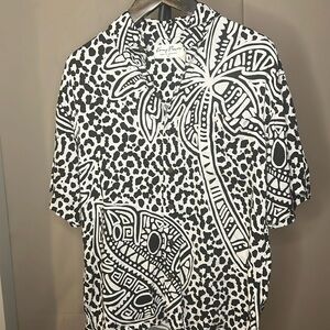 Kenny Flowers - New Without tags - Short sleeve button down size medium